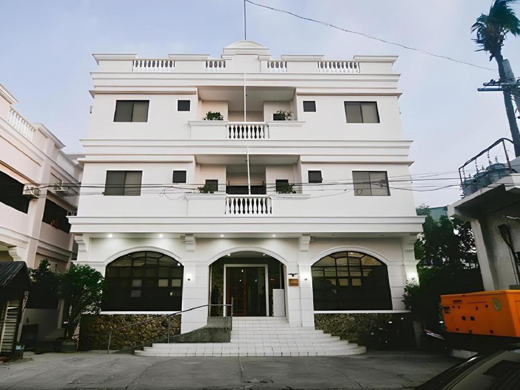 El Haciendero Private Hotel Ілоіло Екстер'єр фото