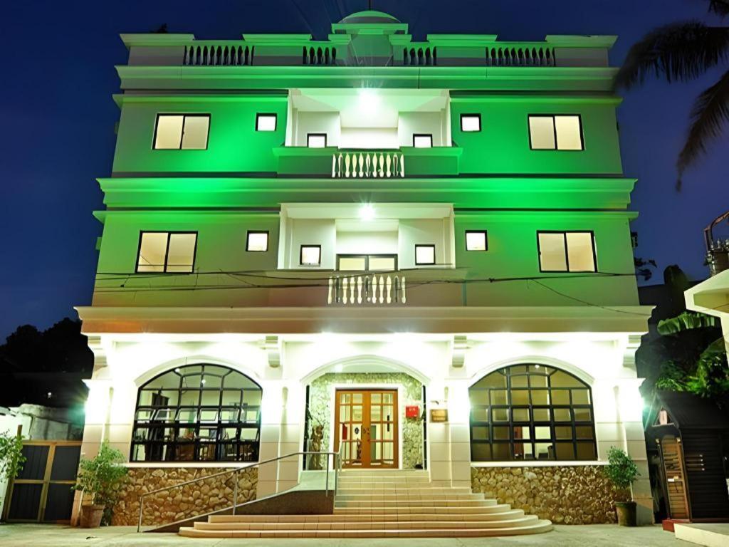 El Haciendero Private Hotel Ілоіло Екстер'єр фото