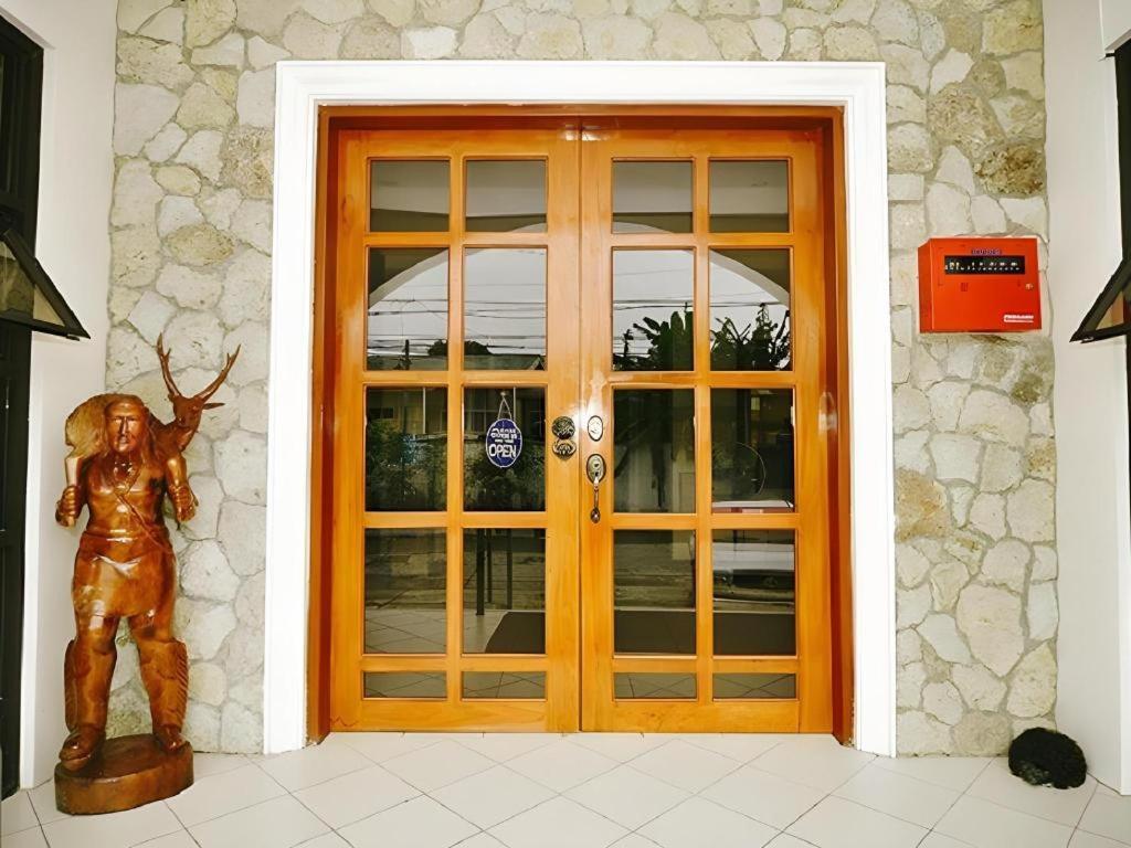El Haciendero Private Hotel Ілоіло Екстер'єр фото