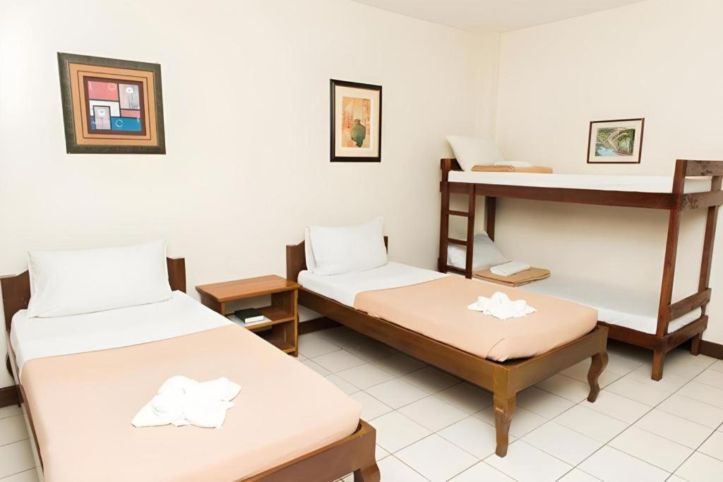 El Haciendero Private Hotel Ілоіло Екстер'єр фото